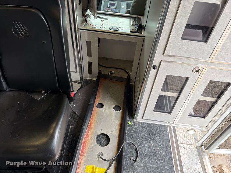 image for item EO8786 2022 Ford E450 ambulance