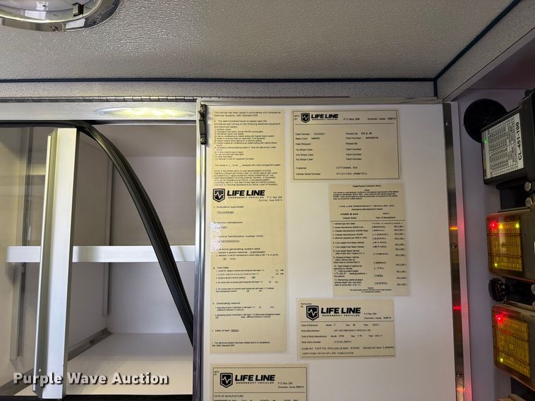 image for item EO8786 2022 Ford E450 ambulance