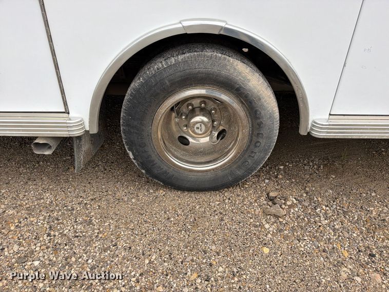 image for item EO8786 2022 Ford E450 ambulance