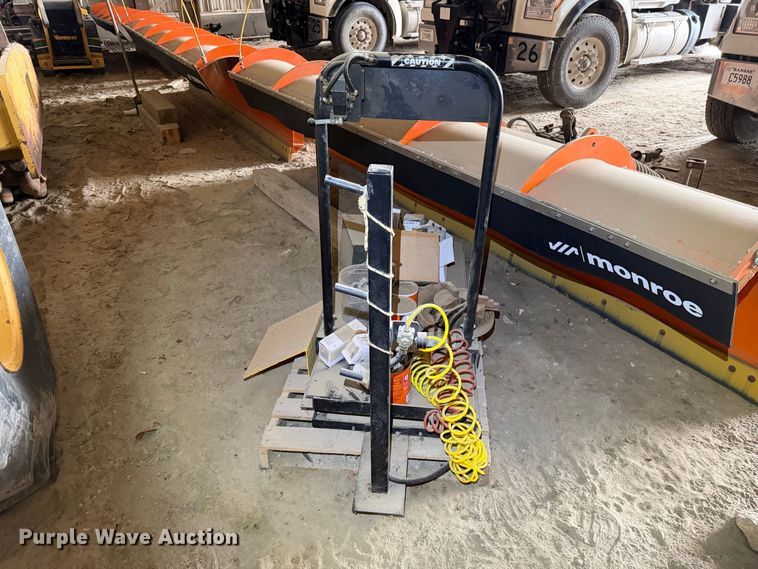 image for item EO8791 Coats 6450 Heavy Duty tire balancer