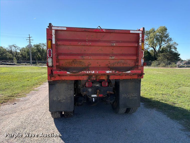 image for item EP7912 1995 Ford L8000 dump truck
