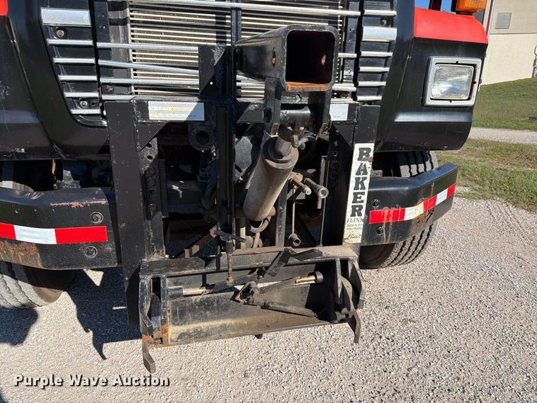 image for item EP7912 1995 Ford L8000 dump truck