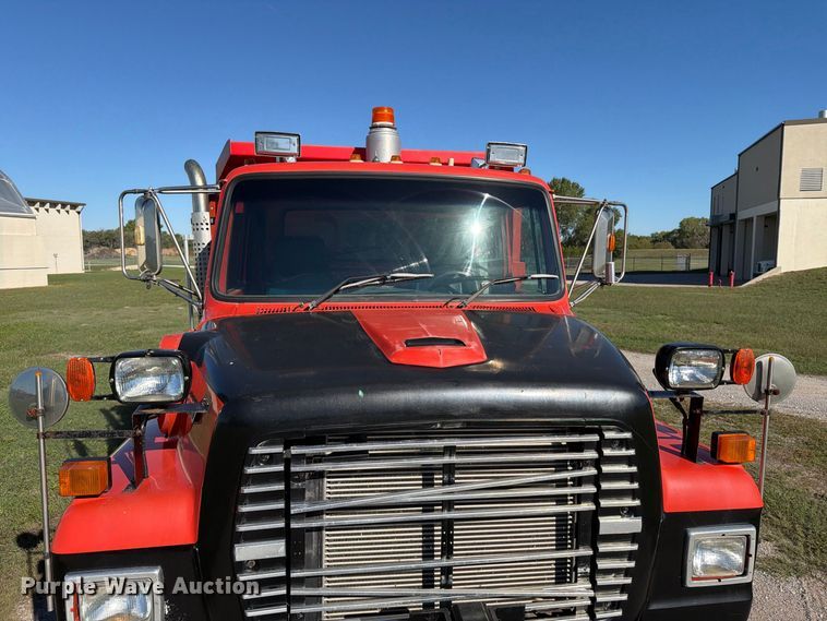 image for item EP7912 1995 Ford L8000 dump truck