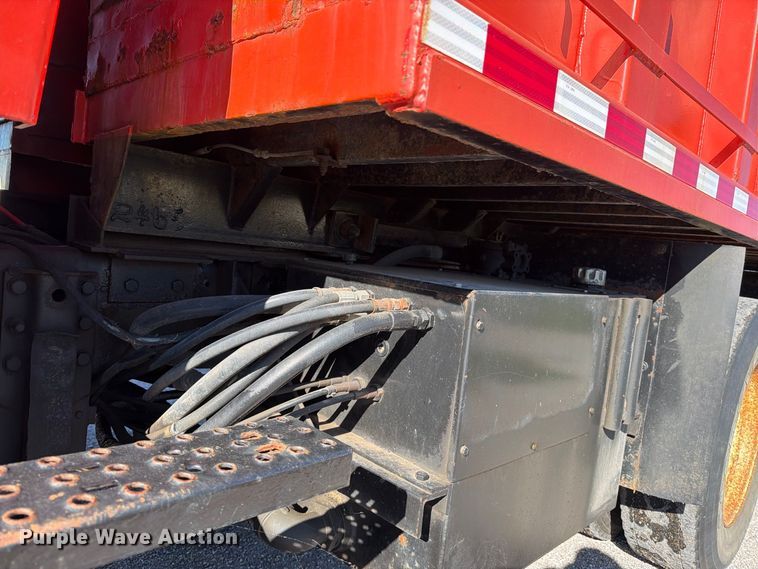 image for item EP7912 1995 Ford L8000 dump truck