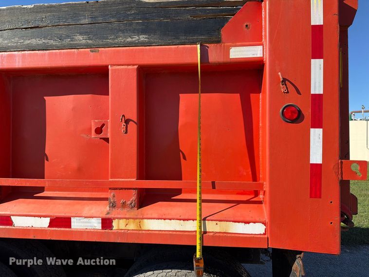 image for item EP7912 1995 Ford L8000 dump truck