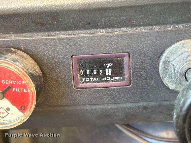 image for item EP7912 1995 Ford L8000 dump truck