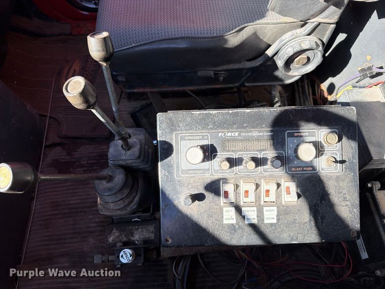 image for item EP7912 1995 Ford L8000 dump truck