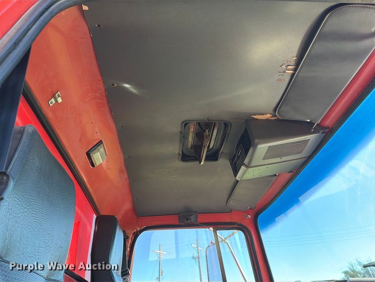 image for item EP7912 1995 Ford L8000 dump truck