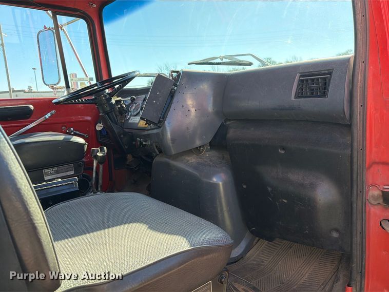 image for item EP7912 1995 Ford L8000 dump truck