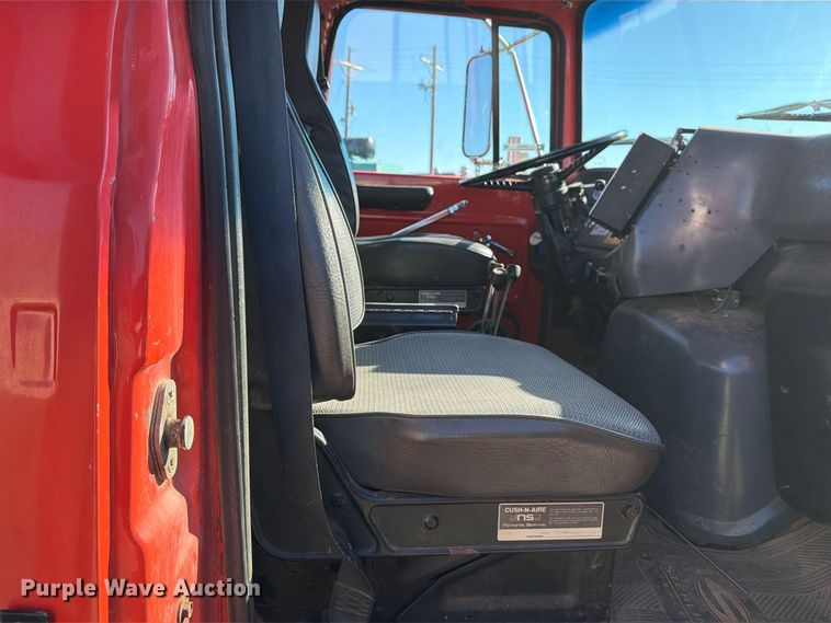 image for item EP7912 1995 Ford L8000 dump truck