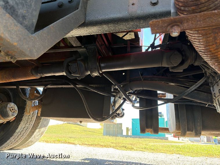image for item EP7912 1995 Ford L8000 dump truck