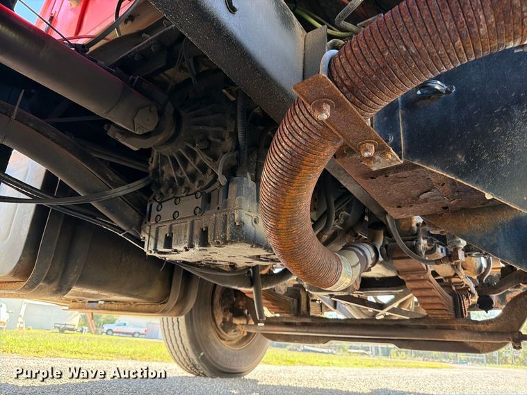image for item EP7912 1995 Ford L8000 dump truck
