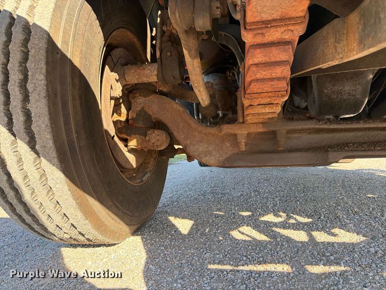 image for item EP7912 1995 Ford L8000 dump truck