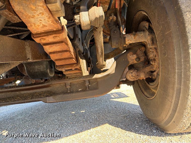 image for item EP7912 1995 Ford L8000 dump truck