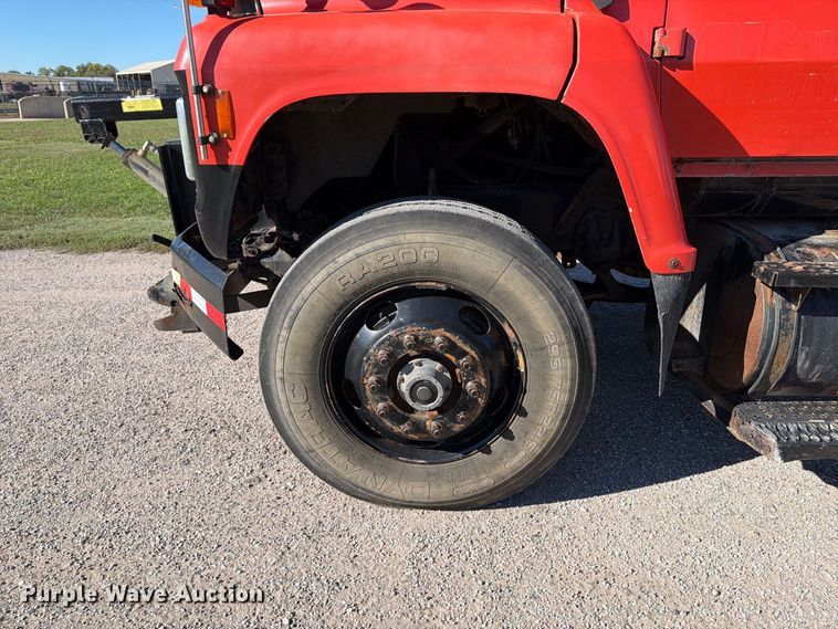 image for item EP7912 1995 Ford L8000 dump truck
