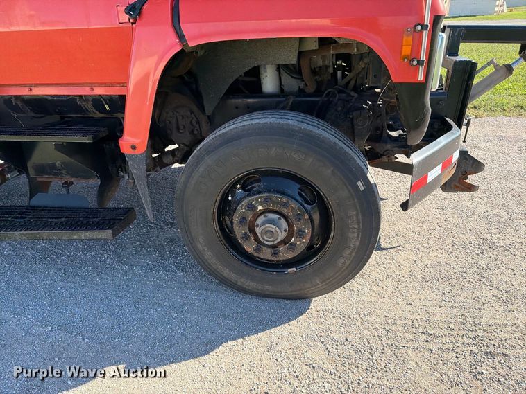 image for item EP7912 1995 Ford L8000 dump truck