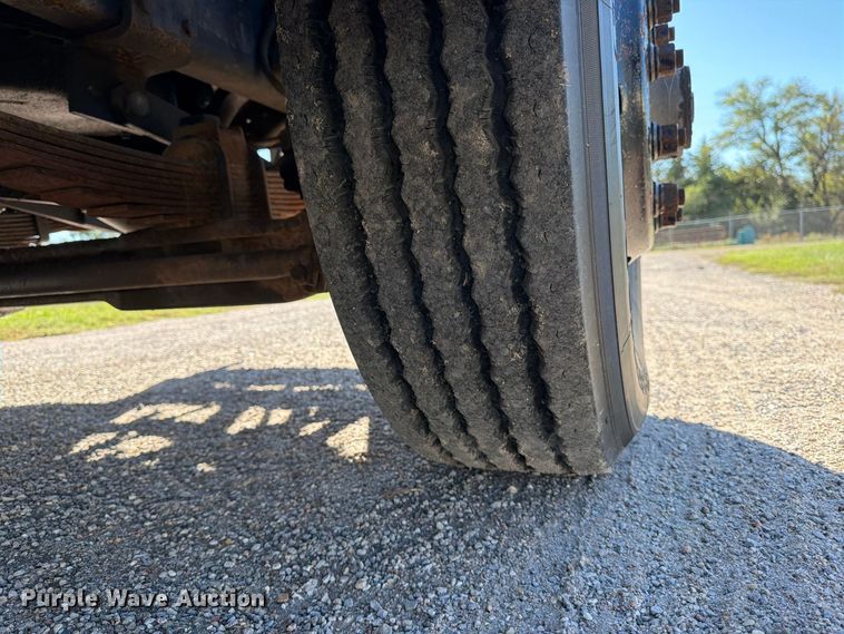 image for item EP7912 1995 Ford L8000 dump truck