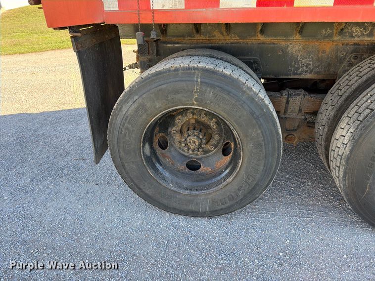 image for item EP7912 1995 Ford L8000 dump truck