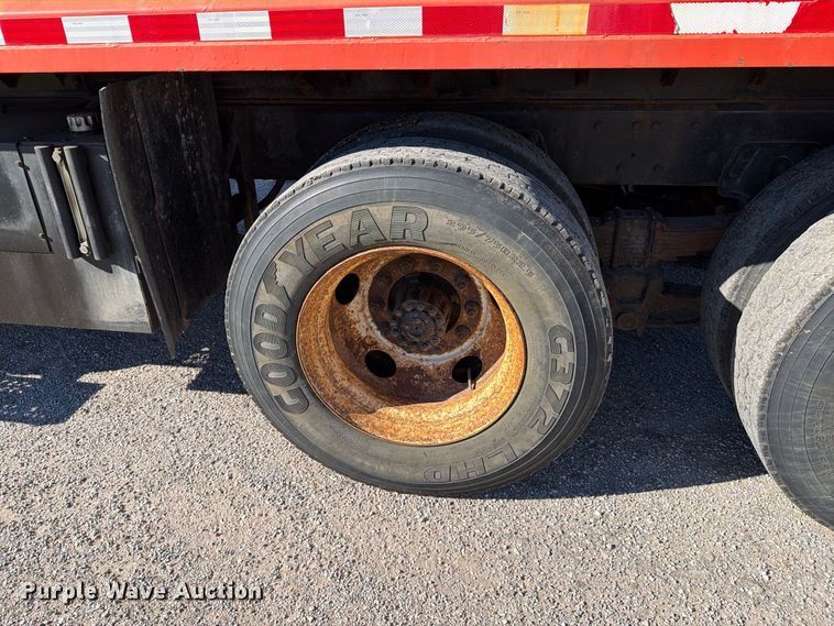 image for item EP7912 1995 Ford L8000 dump truck