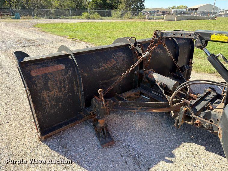 image for item EP7913 1995 Ford L8000 dump truck