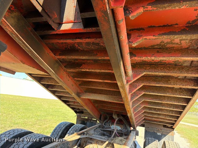 image for item EP7913 1995 Ford L8000 dump truck
