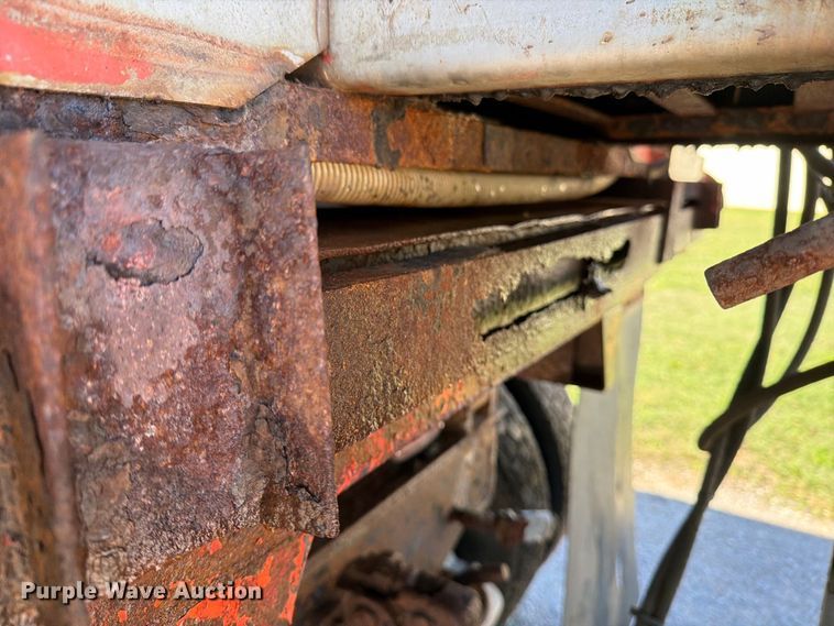 image for item EP7913 1995 Ford L8000 dump truck