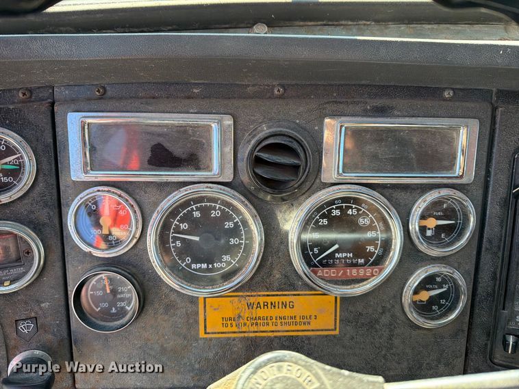 image for item EP7913 1995 Ford L8000 dump truck