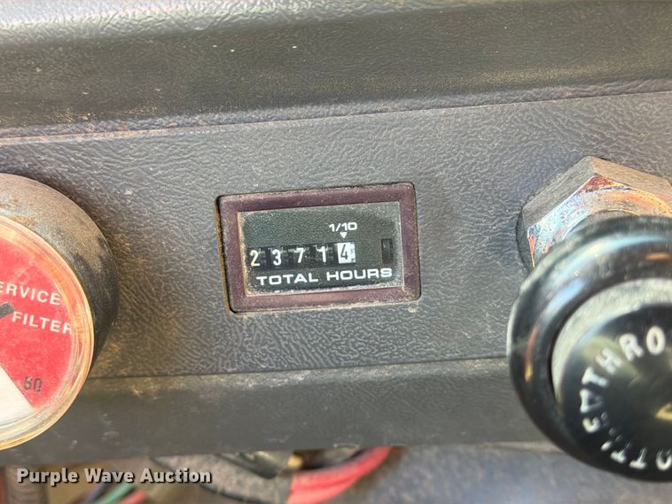 image for item EP7913 1995 Ford L8000 dump truck