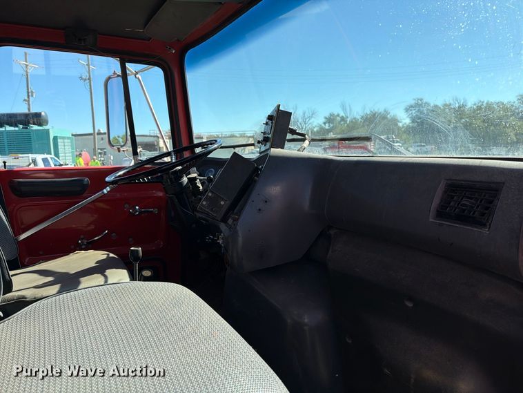 image for item EP7913 1995 Ford L8000 dump truck