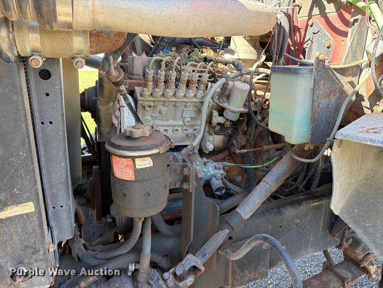 image for item EP7913 1995 Ford L8000 dump truck