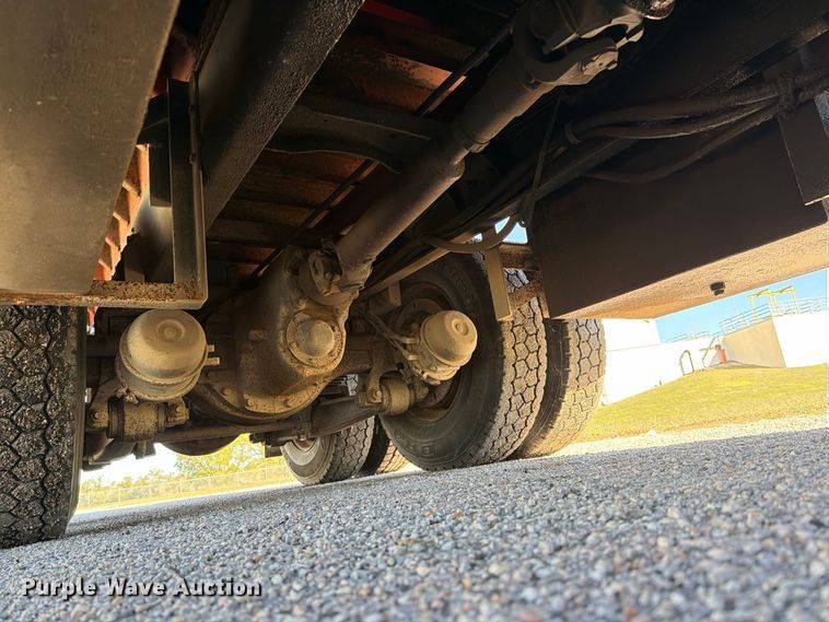 image for item EP7913 1995 Ford L8000 dump truck
