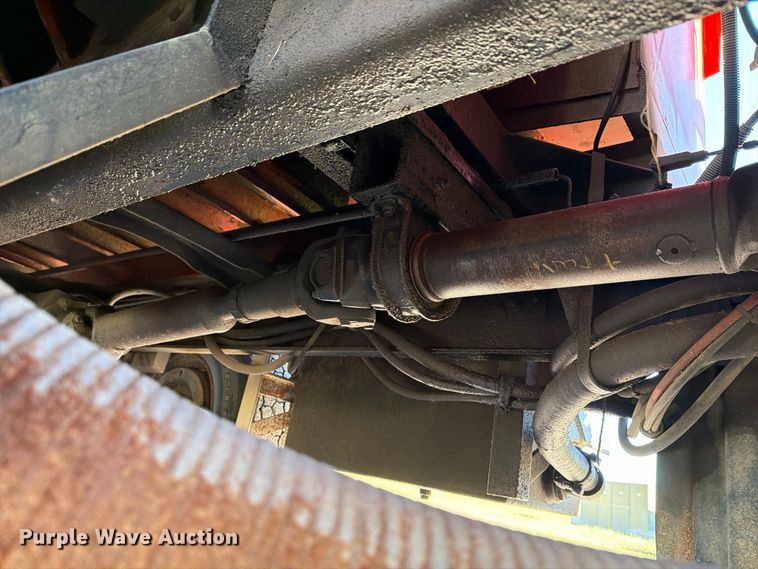 image for item EP7913 1995 Ford L8000 dump truck