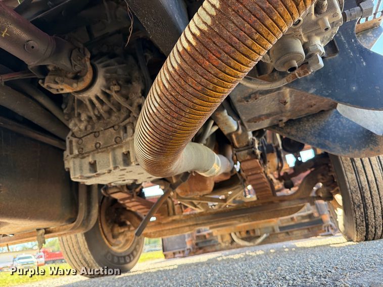 image for item EP7913 1995 Ford L8000 dump truck