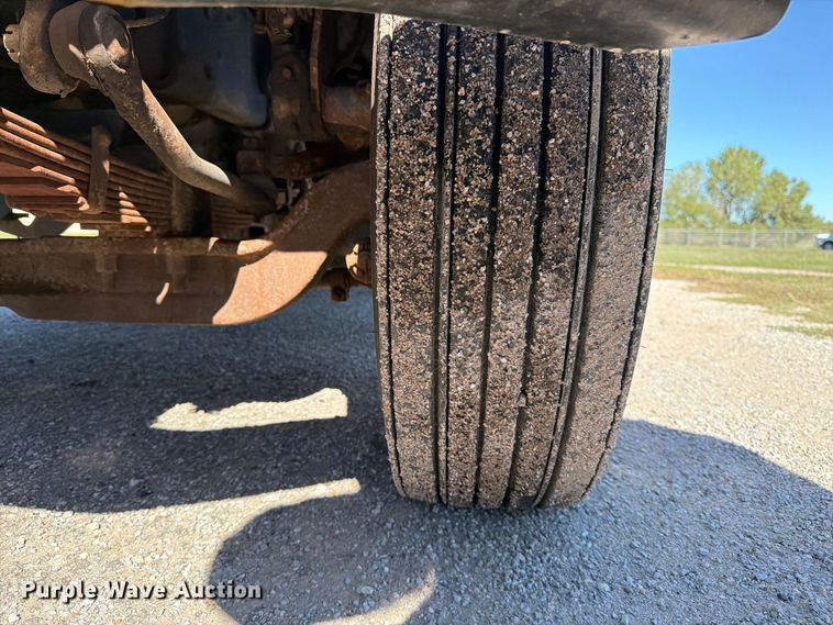 image for item EP7913 1995 Ford L8000 dump truck