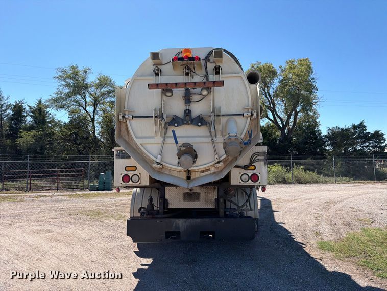 image for item EP7915 2005 Sterling L7500 sewer jetter truck