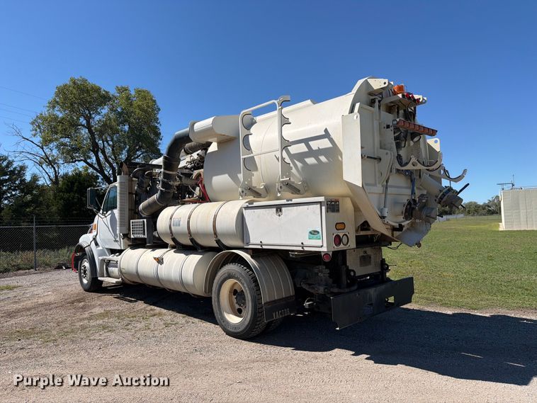 image for item EP7915 2005 Sterling L7500 sewer jetter truck