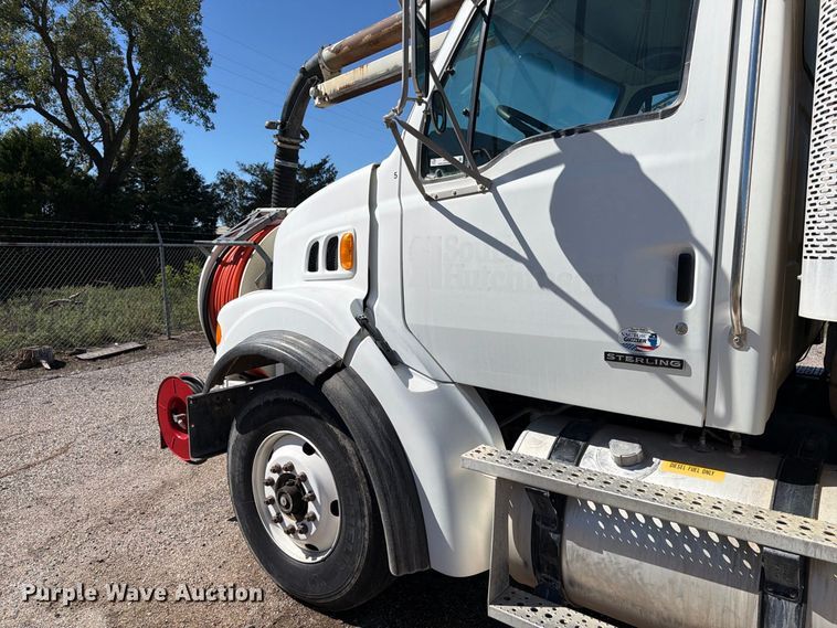 image for item EP7915 2005 Sterling L7500 sewer jetter truck