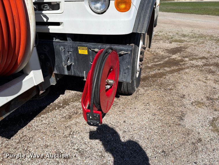 image for item EP7915 2005 Sterling L7500 sewer jetter truck