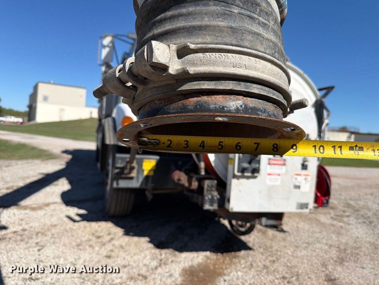 image for item EP7915 2005 Sterling L7500 sewer jetter truck