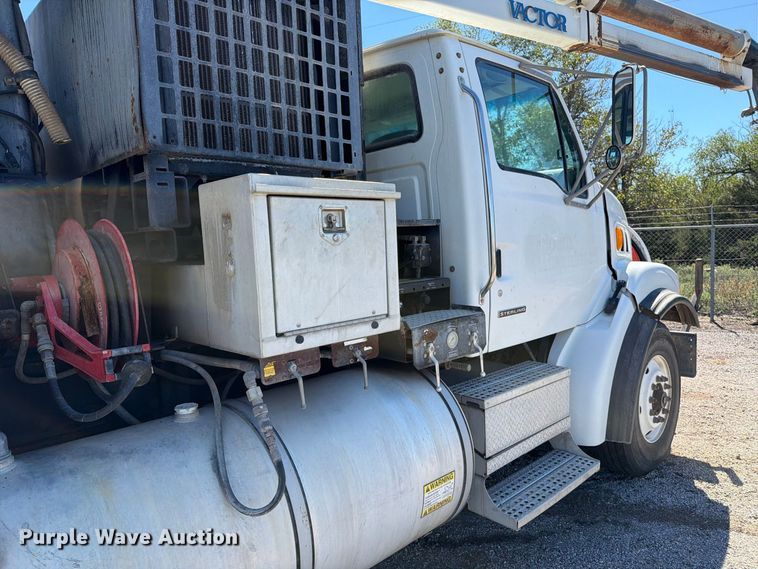 image for item EP7915 2005 Sterling L7500 sewer jetter truck