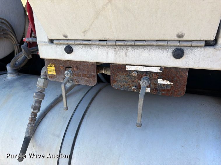 image for item EP7915 2005 Sterling L7500 sewer jetter truck