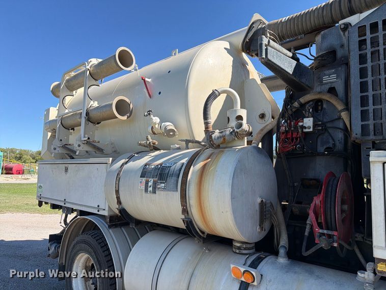 image for item EP7915 2005 Sterling L7500 sewer jetter truck