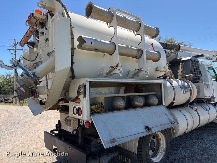 image for item EP7915 2005 Sterling L7500 sewer jetter truck