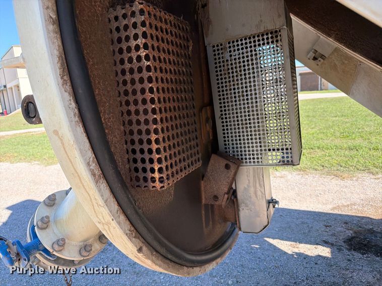image for item EP7915 2005 Sterling L7500 sewer jetter truck