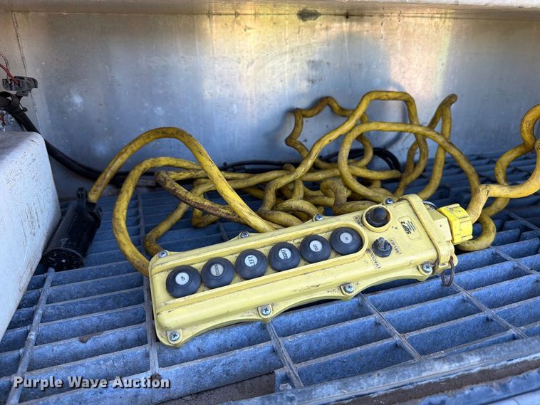 image for item EP7915 2005 Sterling L7500 sewer jetter truck