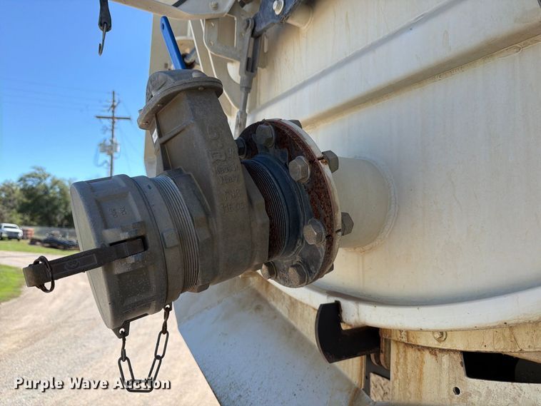 image for item EP7915 2005 Sterling L7500 sewer jetter truck