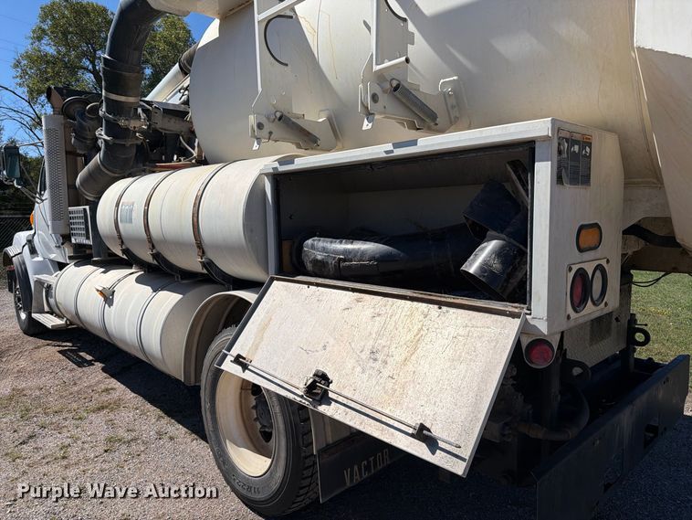 image for item EP7915 2005 Sterling L7500 sewer jetter truck