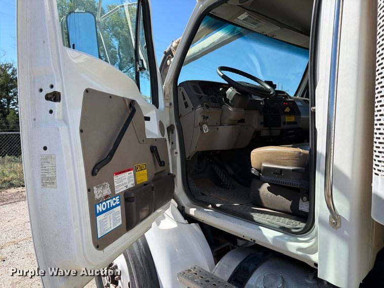 image for item EP7915 2005 Sterling L7500 sewer jetter truck