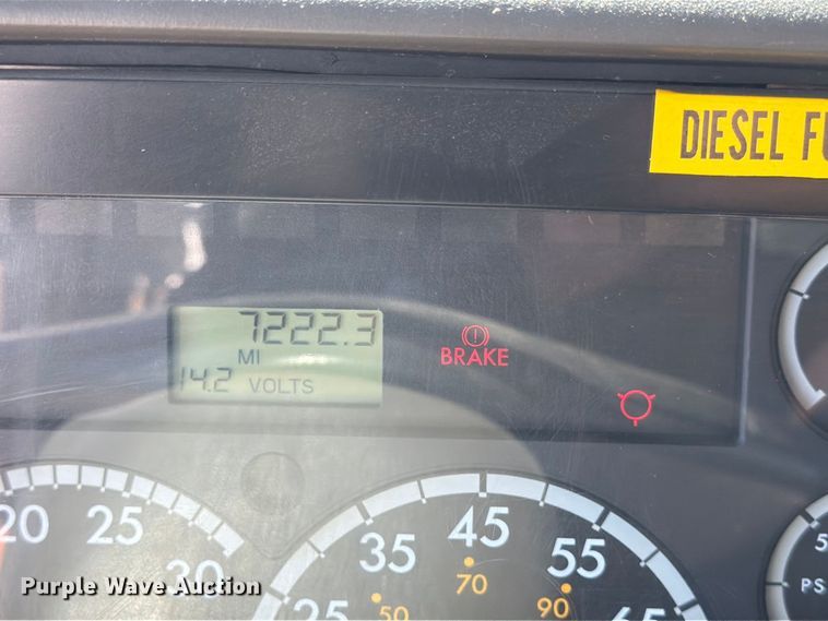 image for item EP7915 2005 Sterling L7500 sewer jetter truck