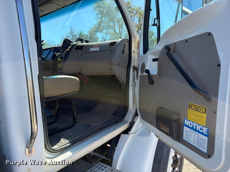 image for item EP7915 2005 Sterling L7500 sewer jetter truck
